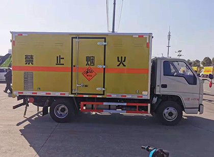 平定爆破器材运输车工人安全操作规范与智能技术保障